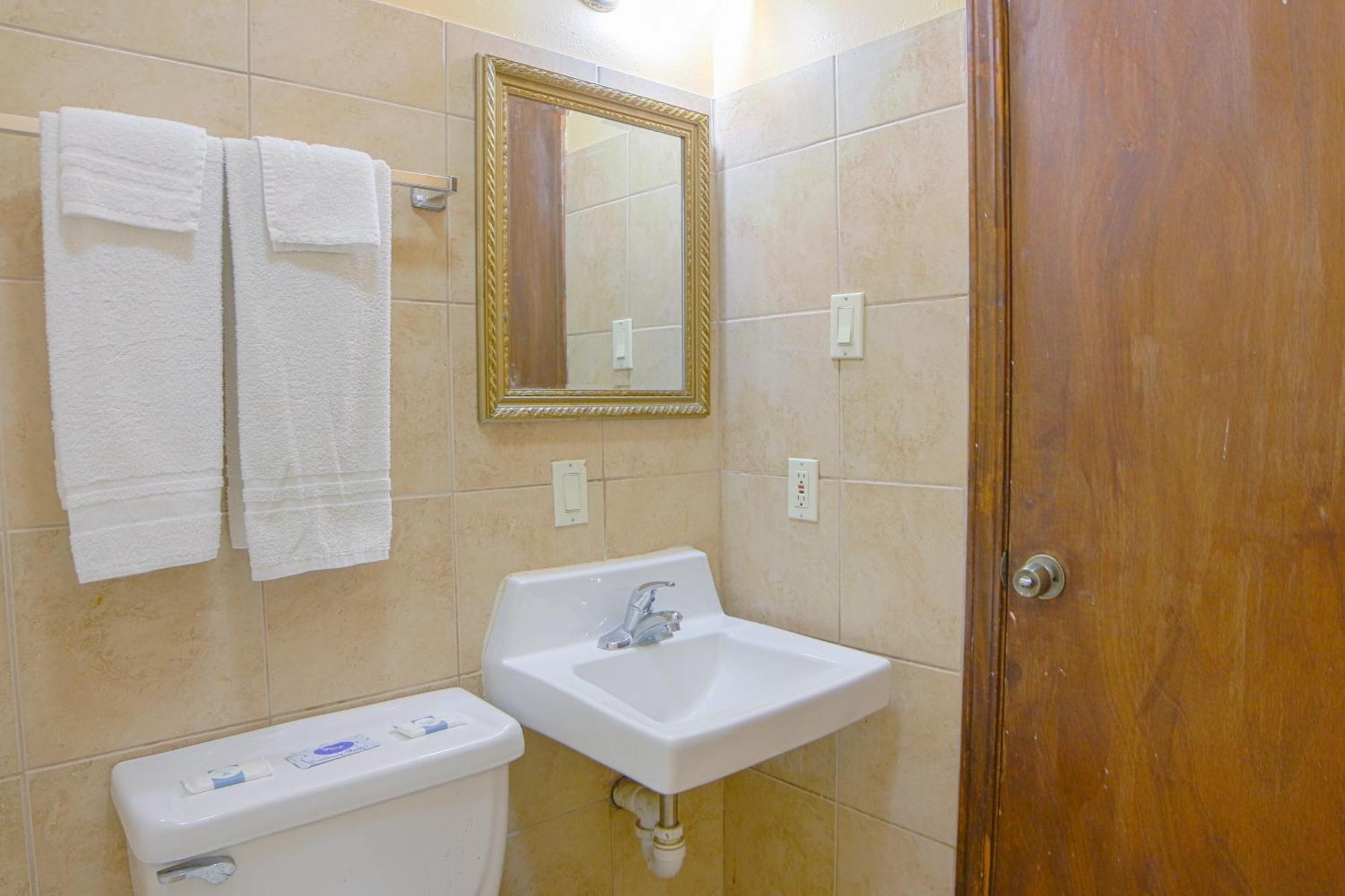 Economy Inn By Oyo Lockport Near Houma Εξωτερικό φωτογραφία