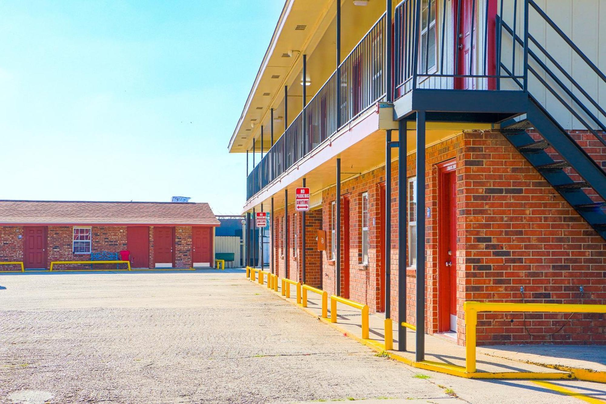 Economy Inn By Oyo Lockport Near Houma Εξωτερικό φωτογραφία